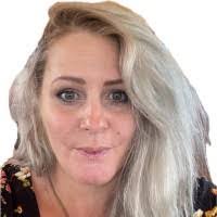 Alicia Mayhew's Instagram, Twitter & Facebook