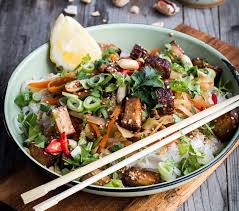 Pad Thai Mit Tofu Und Reisbandnudeln Foodboom Rezept Reisbandnudeln Asiatische Rezepte Rezepte