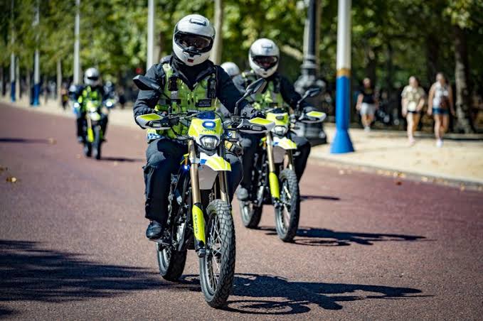 London: Met Police expands electric bike fleet to tackle phone snatchers as Sadiq  Khan praises rollout