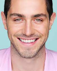 Tommaso zorzi (reality star) was born on the 2nd of april, 1990. Tommaso Zorzi Biografia Storia E Curiosita Biografieonline