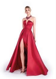 Le spose di giò, a varese, in via albuzzi 16, è un atelier di abiti da sposa e da cerimonia, realizzati su misura e curati nei minimi particolari. Abito Rosso Cea20842 Nicole Moments La Luna Nuova Atelier Atelier Di Latina