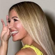 Lorraine Kelly's black glittery bow jumper from John Lewis is the most  stylish knit ever