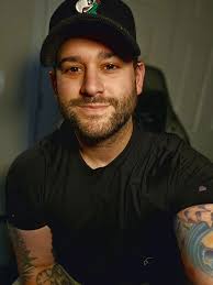 Sharing locations and hometowns