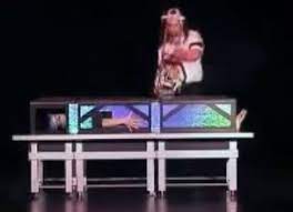 Lors d'un spectacle, un magicien coupe la tête de sa femme. Ce Magicien Rate Son Tour De Magie Et Tue Sa Femme En Direct Home Facebook