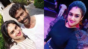 Bigg boss tamil fame says 'life is tough' vanitha vijayakumar sends legal notice to lakshmy ramakrishnan demanding rs 2.5 crore for. Ex Bigg Boss Tamil Fame Vanitha Vijaykumar Reacts To Reports Of Her Throwing Husband Peter Paul Out Of House