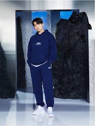 기획전 2021 fila fall collectionfind your basics가장 '나' 다운 방식으로 소화할 수 있는 베이직 아이템으로. Fila Korea Reveals Cool New Hd Photos Of Bts For Their 2021 Fall Collection Koreaboo