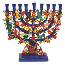These are my favorite hanukkah decoration ideas that you can make yourself at home, for budget friendly, eco friendly, and easy diy homemade hanukkah decor! 40 Elegant Hanukkah Decoration Ideas Ornaments Party Supplies 2020 Amen V Amen