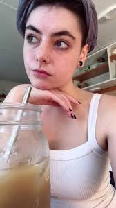 Darian Prater (@freckledfolk)