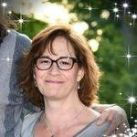 Dawn Lemire's Instagram, Twitter & Facebook