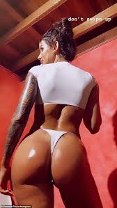 Mit seiner neuer freundin wendet er sich jetzt offenbar neuen feldern zu. Onlyfans Vanessa Sierra Flaunts Derriere In G String As Relationship With Bernard Tomic Goes Public Sharecaster Network