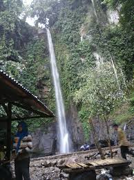 Selain harga tiket wisata air terjun bidadari yang bersahabat, lokasinya juga mudah untuk dijangkau. Air Terjun Lumoli Wisata Tersembunyi Di Maluku Yang Wajib Kamu Kunjungi Backpacker Jakarta