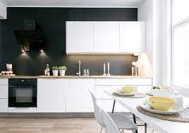 Qu'elle soit une cuisine matte ou à finitions laquées, une cuisine noire et blanche ou une aux accents en bois, les 48 les luminaires sont à choisir attentivement selon votre propre agencement des meubles, des appareils et de votre. Peinture Pour Une Cuisine Blanche Quelle Couleur Choisir