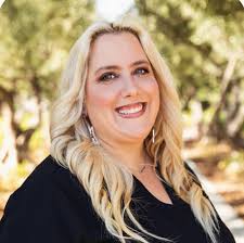 Happy birthday to our June birthdays! We love you all and hope you have an  amazing day🤩