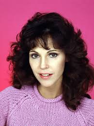 Meg Bennett's Instagram, Twitter & Facebook