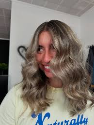 I just ate and left no crumbs with this one. How gorgeous is my best friend  ❤️ Fr this is a cool bronde wet dream, save it for inspo you are welcome!!!