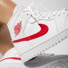 Outnow Wmns Air Jordan 1 Mid White University Red Available Online Link In Bio Www Titolo Ch In 2020 Jordan 1 White Red And White Jordans White Nike Shoes