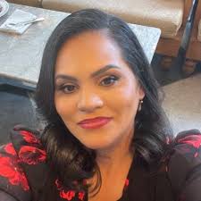 Sandra Diaz-Twine (@SandraDTwine)