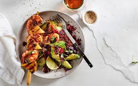 Ein Grillabend Steht An Und Du Willst Deine Liebsten So Richtig Aus Den Socken Hauen Dann Haben Wir Das Rezept Fu Salat Mit Garnelen Garnelenspiesse Rezepte