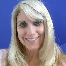 Donna Petras's Instagram, Twitter & Facebook