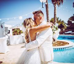 Doch ihren echten namen.noch kinder aber was ich dir sagen wollte ist das ich dich ganz dolle lieb hab @dagibee#hochzeit #kleider #weiß #poo. Dagi Bee So Schon War Ihre Hochzeit Bravo