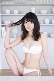 長谷川かすみ(26)の水着・下着姿の過激グラビア画像30枚｜エロ牧場