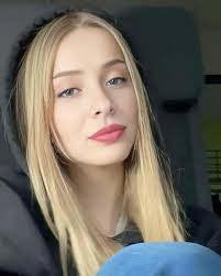 👱‍♀️:please can i have your pic 👱‍♂️: I'm not handsome 👱‍♀️:yh i know,  I'll just use it to scare the rats at home 😁😁