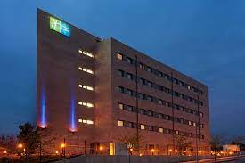 Holiday inn express barcelona city 22@ is situated in the city's 22@ district, 350 yards from llacuna metro station. Holiday Inn Express Barcelona Sant Cugat Ab 54 6 3 Bewertungen Fotos Preisvergleich Sant Cugat Del Valles Provinz Barcelona Tripadvisor