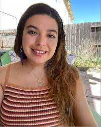 Lucia Williamson's Instagram, Twitter & Facebook