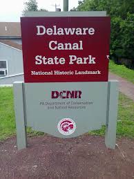 There are a couple of locks right after you cross over. Morrisville Trailhead Trail Heads D L Delaware Lehigh