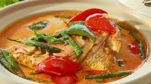 Mijote De Poisson Curry Et Lait De Coco Snapper Fish Head Curry Indonesian Style Tropics Food Alimentation Idee Recette Recettes Indonesiennes