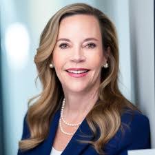 Laura Labrado's Instagram, Twitter & Facebook