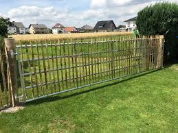 Staketenzaun Aus Kastanie Unsere Bauformen Und Losungen