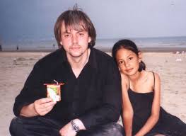 Warganet tanyakan hubungan aurelie moeremans dan ello. Aurelie Moeremans Rayakan Hari Ayah Netizen Salfok Sama Penampilan Ayahnya Semua Halaman Grid