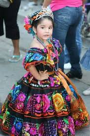 She Is Amaing In That Chiapas Mexican Traditional Clothes Mexican Dresses Folk Dresses Festival Dress