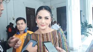 Marilah kita hidup dengan sopan, seperti pada siang hari. Ashanty Beri Jawaban Bijak Soal Kabar Kd Diduga Tak Ucapkan Selamat Ultah Ke Azriel Hermansyah Halaman 3 Tribun Manado