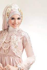 Namun sebagian yang lain para desainer indonesia justru menggali model lama yang dimodifikasi dengan corak corak masa kini. Desain Baju Dress Muslim Modern 2019 Atasan Dress Gamis Muslim