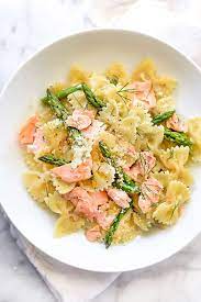 Creamy Bow Tie Pasta With Salmon And Asparagus Foodiecrush Com Salmon Pasta Recipes Leftover Salmon Recipes Pescetarian Recipes