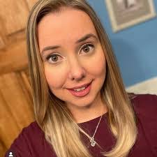 Miranda Finley's Instagram, Twitter & Facebook