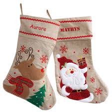 Des chaussettes de noël tricotés en torsades en bleu, rouge et vert pour recevoir les fils à tricoter de la droguerie ( ladroguerie/), qualité. Chaussette De Noel En Lin Personnalise Au Prenom Amikado