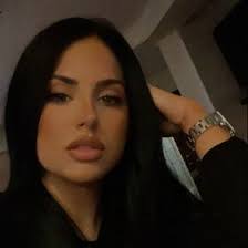 Amanda Regalado's Instagram, Twitter & Facebook