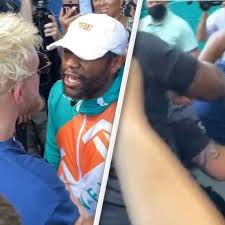 Watch the replay video of the exhibition boxing match between the 44 years old american floyd mayweather jr. Floyd Mayweather Und Jake Paul Prugeln Sich Nach Pk