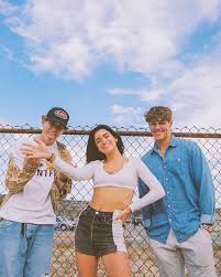 Pin By Brylee Morgan On Ryland X Dixie X Noah In 2020 Famous Girls Bff Pictures Dance Choreography Videos