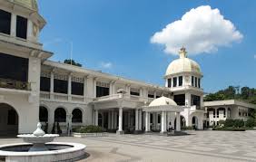 Built at 1928, the istana negara is the official residence of the king and queen of malaysia. Regi Istana Negara Palota Muzium Diraja Schutters