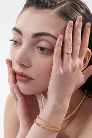 Joanna Ring's Instagram, Twitter & Facebook