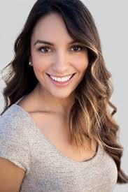 Shana Hiatt's Instagram, Twitter & Facebook