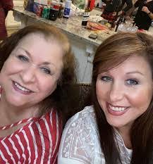 Mandy Erwin's Instagram, Twitter & Facebook