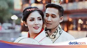 Ia adalah lulusan sma labschool jakarta. Slammed By Husband Nindy Ayunda Thank You For Your Cunning Netral News