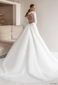 We're huge fans of long sleeved wedding dresses at the moment, so the long, slim sleeves on this piece have really caught our eyes. Luce Sposa 2020 Wedding Dresses Greece Campaign Bridal Collection Wedding Inspirasi