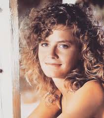 Elisabeth Shue takes after my sister Molly. Both were born in 1963