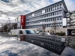 O café da manhã é servido todas as manhãs e há uma lavandaria e sala de jogos. Frankfurt Awo Skandal Geht Weiter Verlust Der Gemeinnutzigkeit Frankfurt